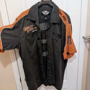 Harley Davidson short sleeve. Size large.